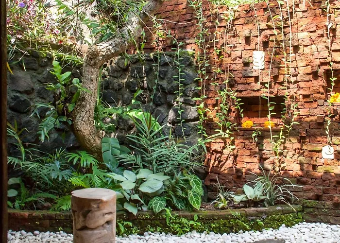 Mahadevi 1 Open-air Jungle Joglo Near Ferienhaus *